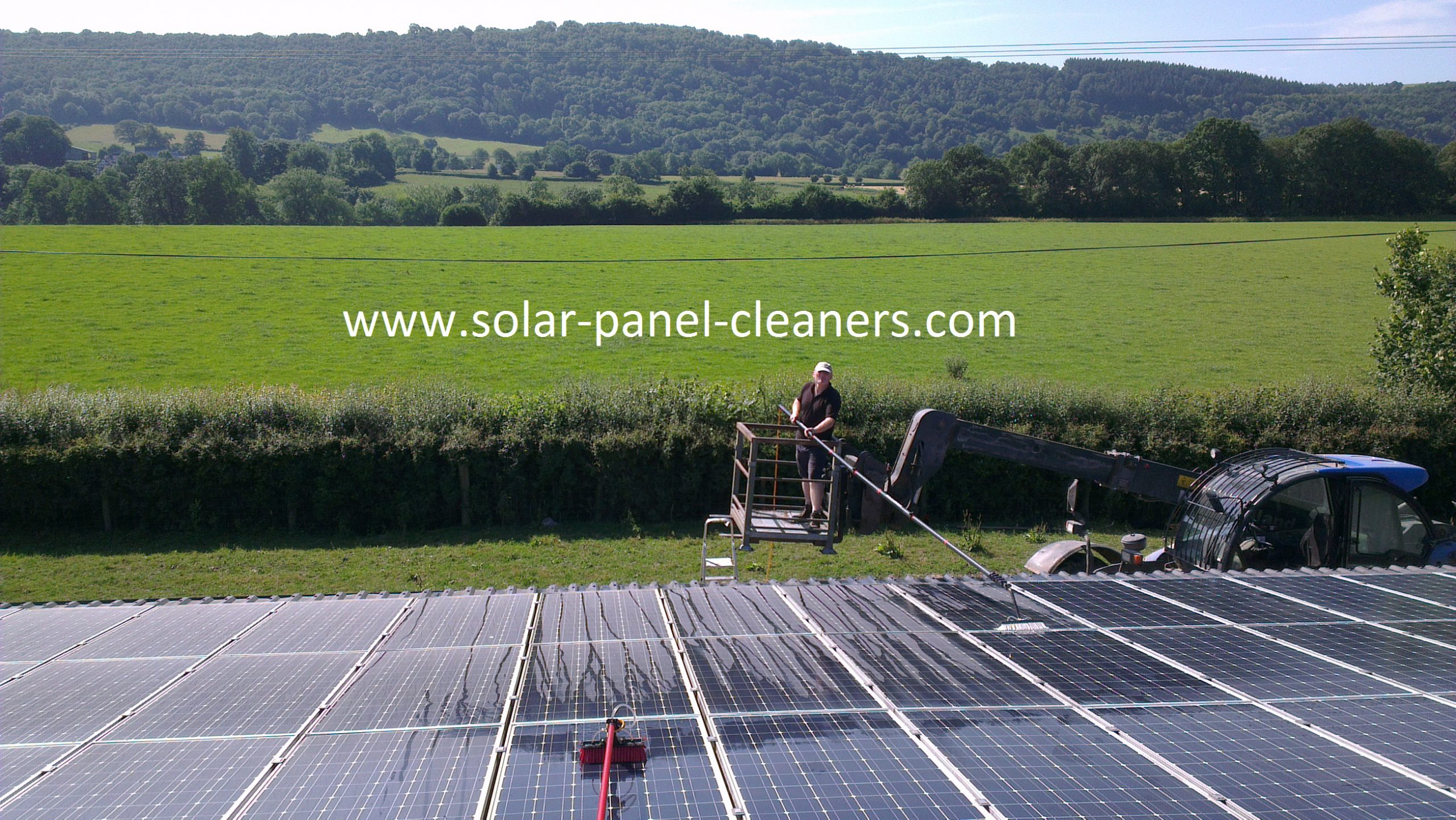 Solar_Panel_Cleaning_Powys_Farm